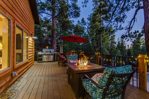 Serenity in the Pines - Luxury Cabin in Munds Park