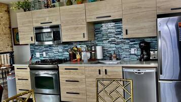 Fridge, microwave, oven, stovetop