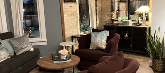 Located in the heart of Downtown, just a few minute walk to South Beach.