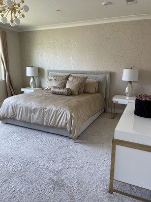 4 bedrooms, iron/ironing board, free WiFi, bed sheets