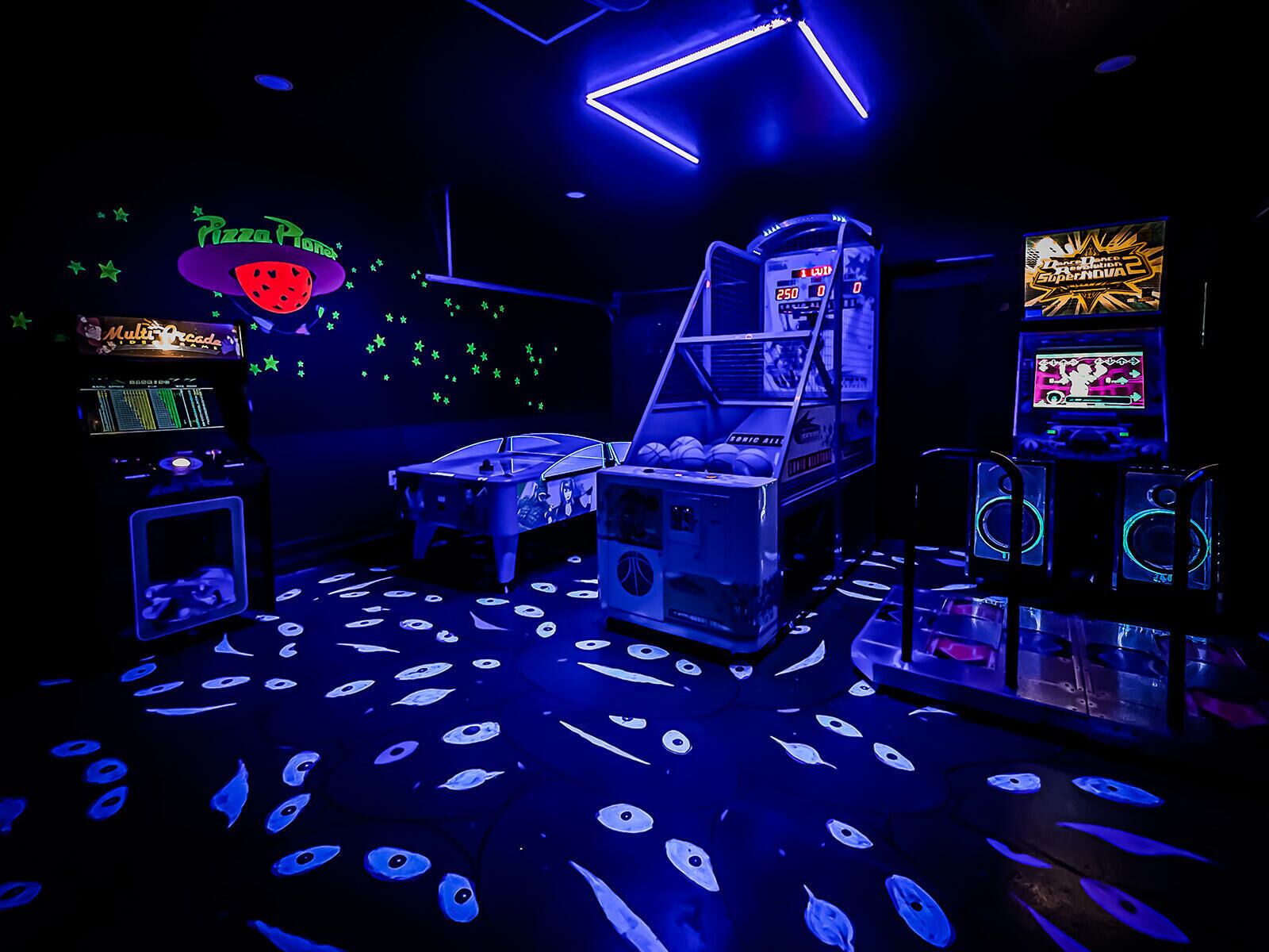 Magical Family Fun House Near Disney Luxury Villa