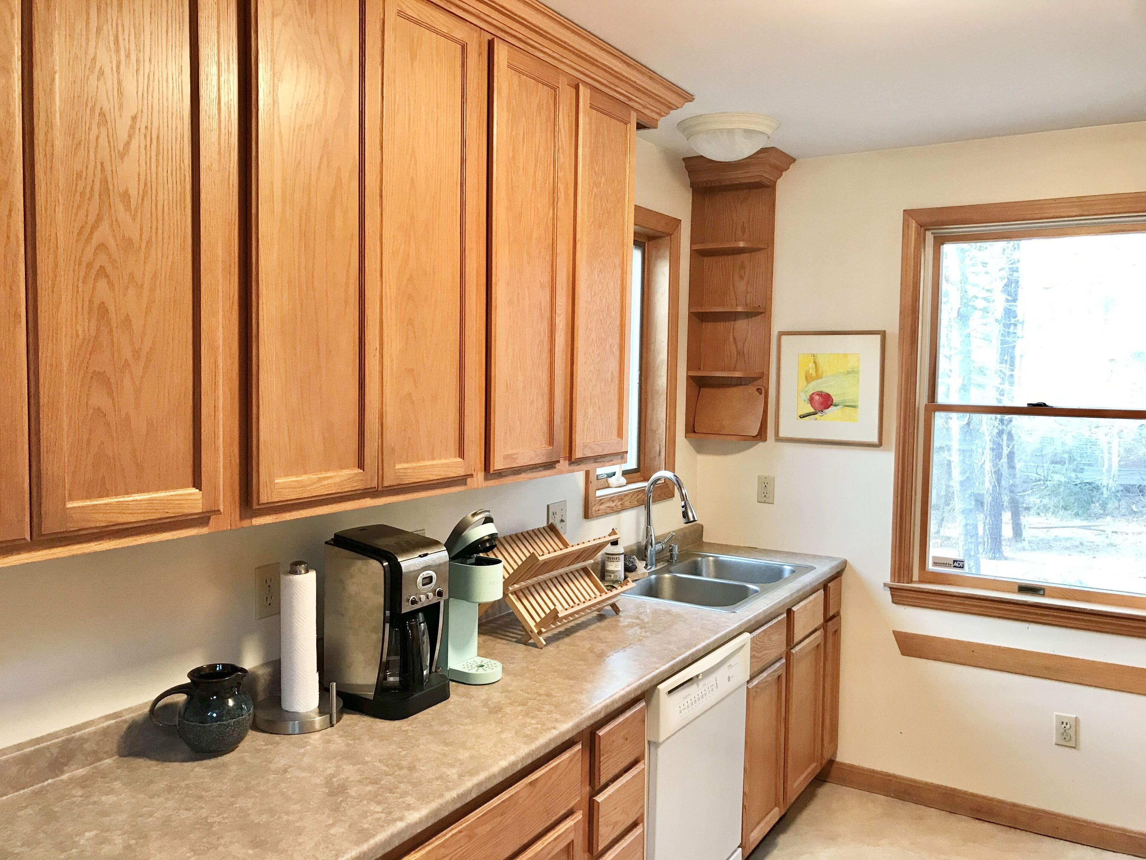 SPACIOUS & BRIGHTS - Walk to Town -Availability for Oysterfest - Ping Pong