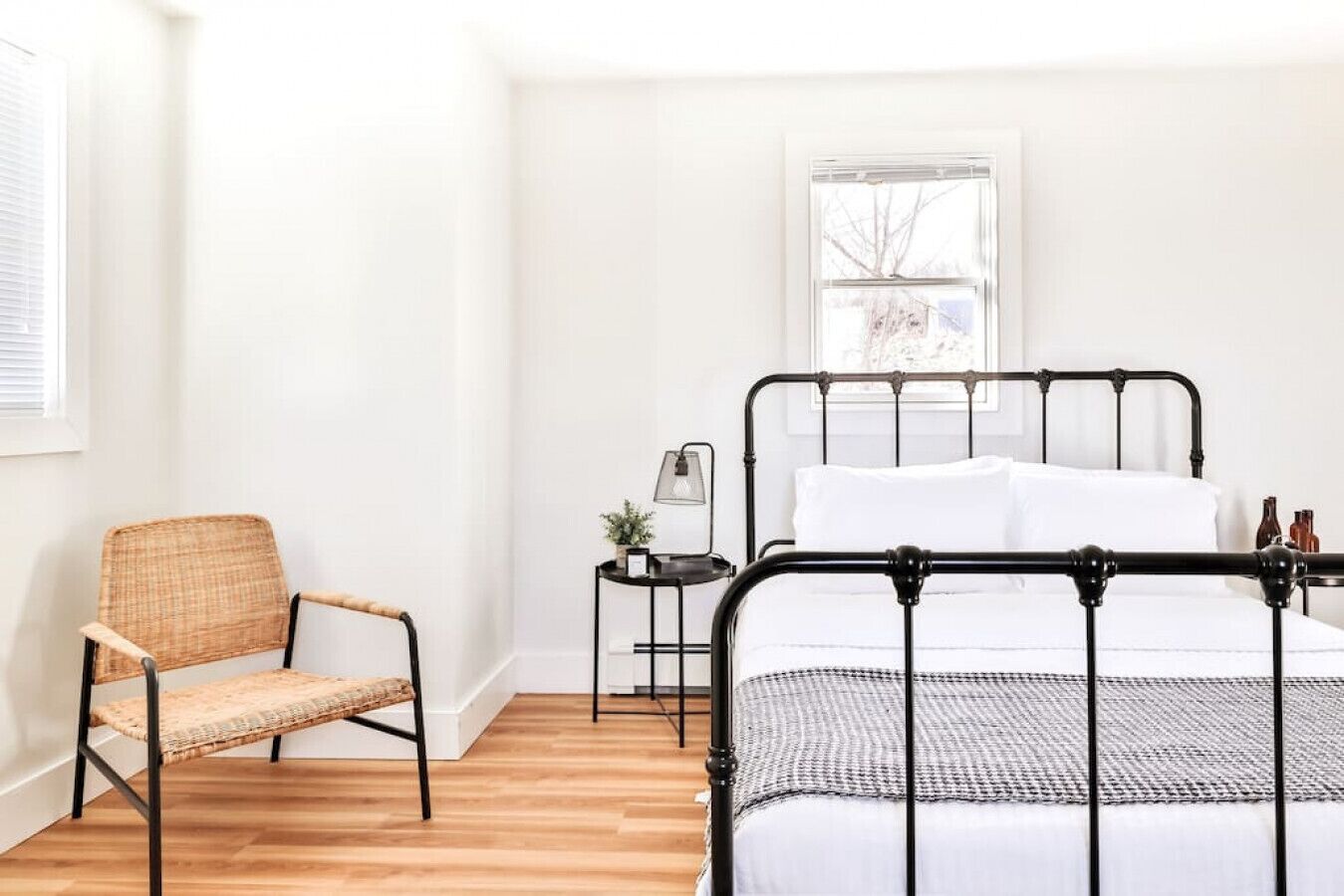 Farmhouse at Larosa Lane · 10 Min to Skiing | Catskill Views | Fire Pit