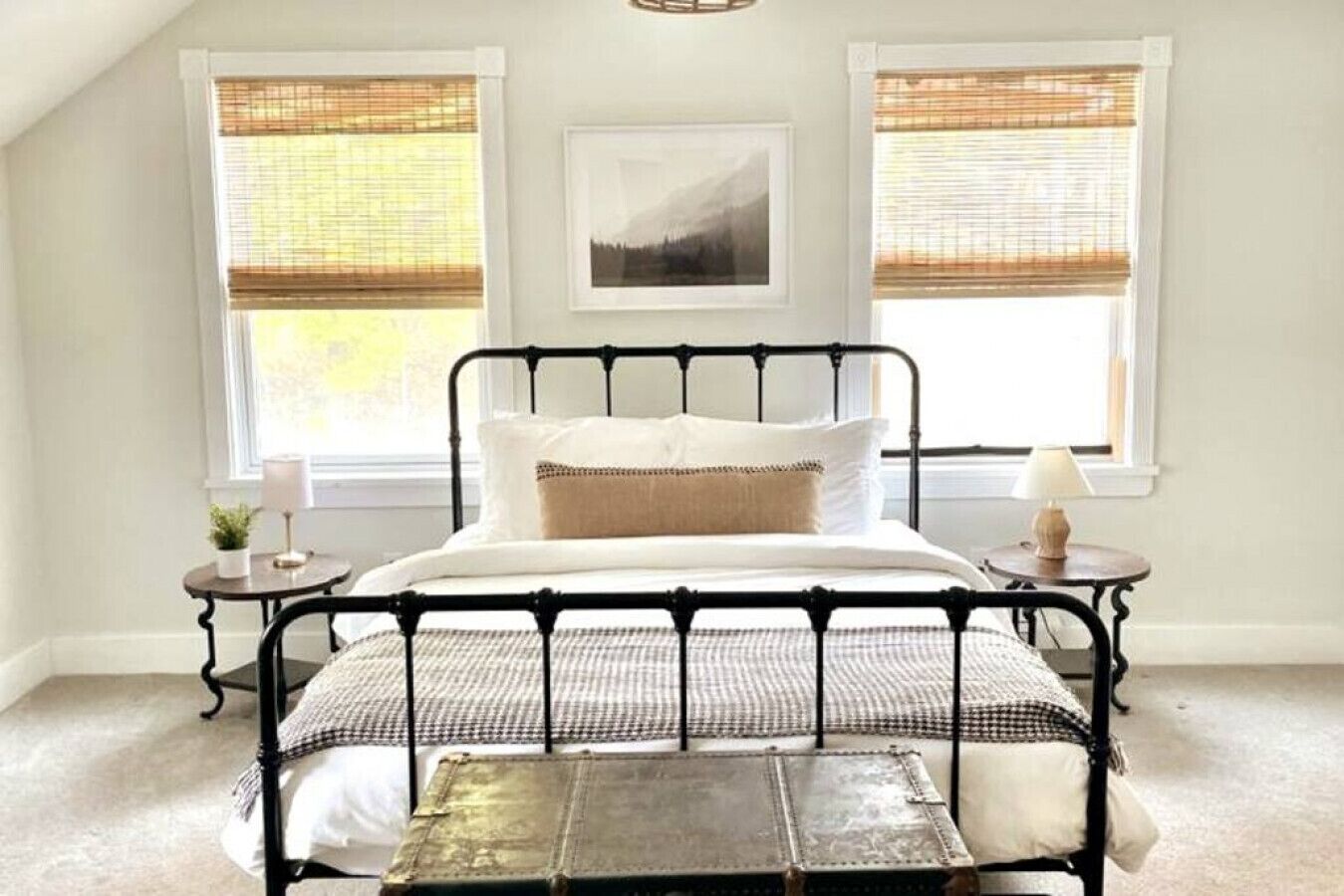 Farmhouse at Larosa Lane · 10 Min to Skiing | Catskill Views | Fire Pit