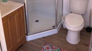 Bathroom - Covered Wagon-Butch Cassidy - Campsite (Hildale)