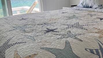 4 bedrooms, in-room safe, WiFi, bed sheets