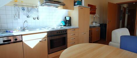 Køleskab, ovn, kogeplade, opvaskemaskine