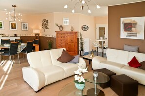 Unclassified image, 3 of 13, button - Katharina - Exclusive vacation apartment Katharina with balcony and central location in (Kuehlungsborn)