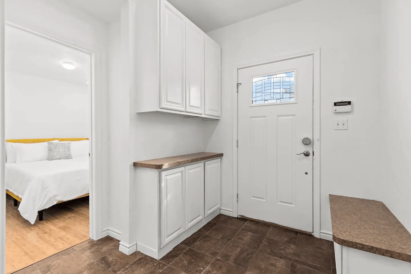 Relax and peaceful 4 BD house with fireplace