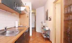 Frigorífic, microones, forn i placa de cuina