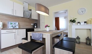 Unclassified image, 3 of 18, button