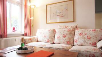 Fernseher, DVD-Player, Stereoanlage