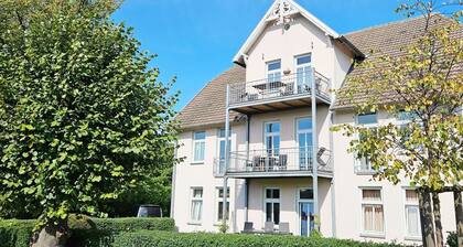 Am Molli 4 - Geräumige Ferienwohnung Am Molli 4 mit Balkon und Parkplatz in