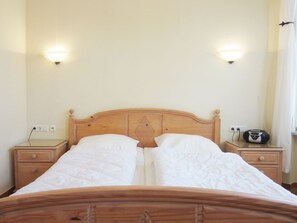 Unclassified image, 5 of 15, button - Dünenstraße - Cozy vacation apartment with balcony, WLAN and parking space in (Kühlungsborn)