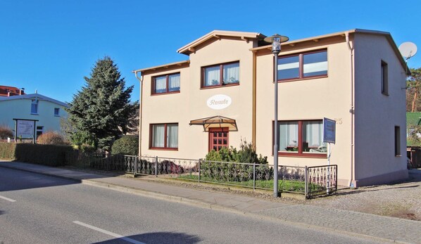 Unclassified image, 1 of 12, button