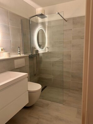 Douche, serviettes fournies