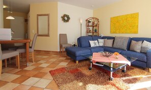 Téléviseur, lecteur de DVD, chaîne audio