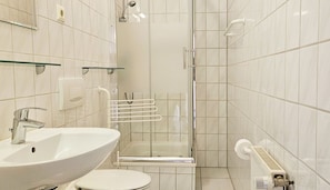 Douche, serviettes fournies