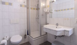 Shower, towels