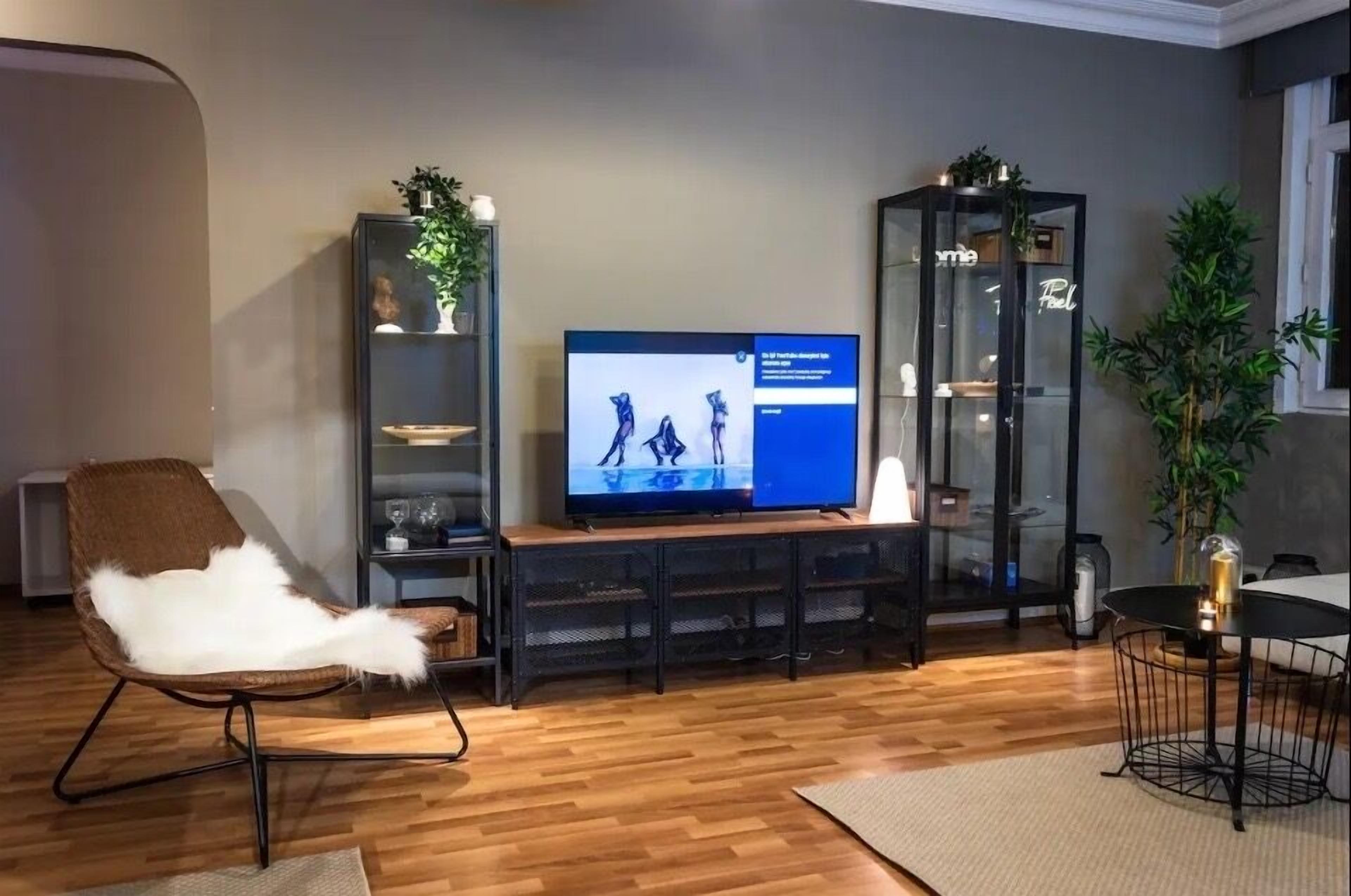 COMPLETELY NEW&FANTASTICALLY DESIGN DOWNTOWN HOME