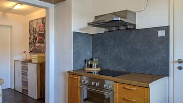 Kühlschrank, Ofen, Herdplatte, Geschirrspüler