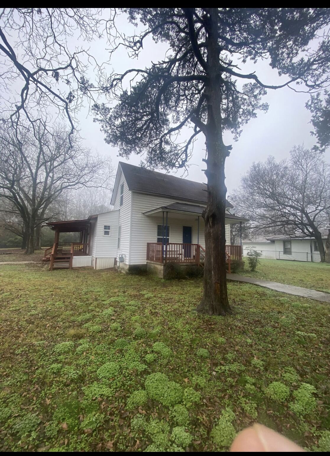 Entire house close to Natl Park and casino with free parking,WiFi, smart TV .