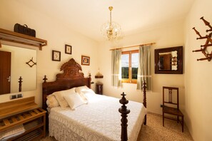 4 bedrooms, iron/ironing board, free WiFi, bed sheets - Eco Finca can Alegria with pool, Llucmajor, Spain (Llucmajor)