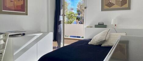 3 habitaciones, escritorio, cuna de viaje y wifi