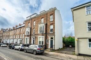 Exterior - Bootham in Style -  a couples retreat that sleeps 3 guests  in 1 bedroom (York)