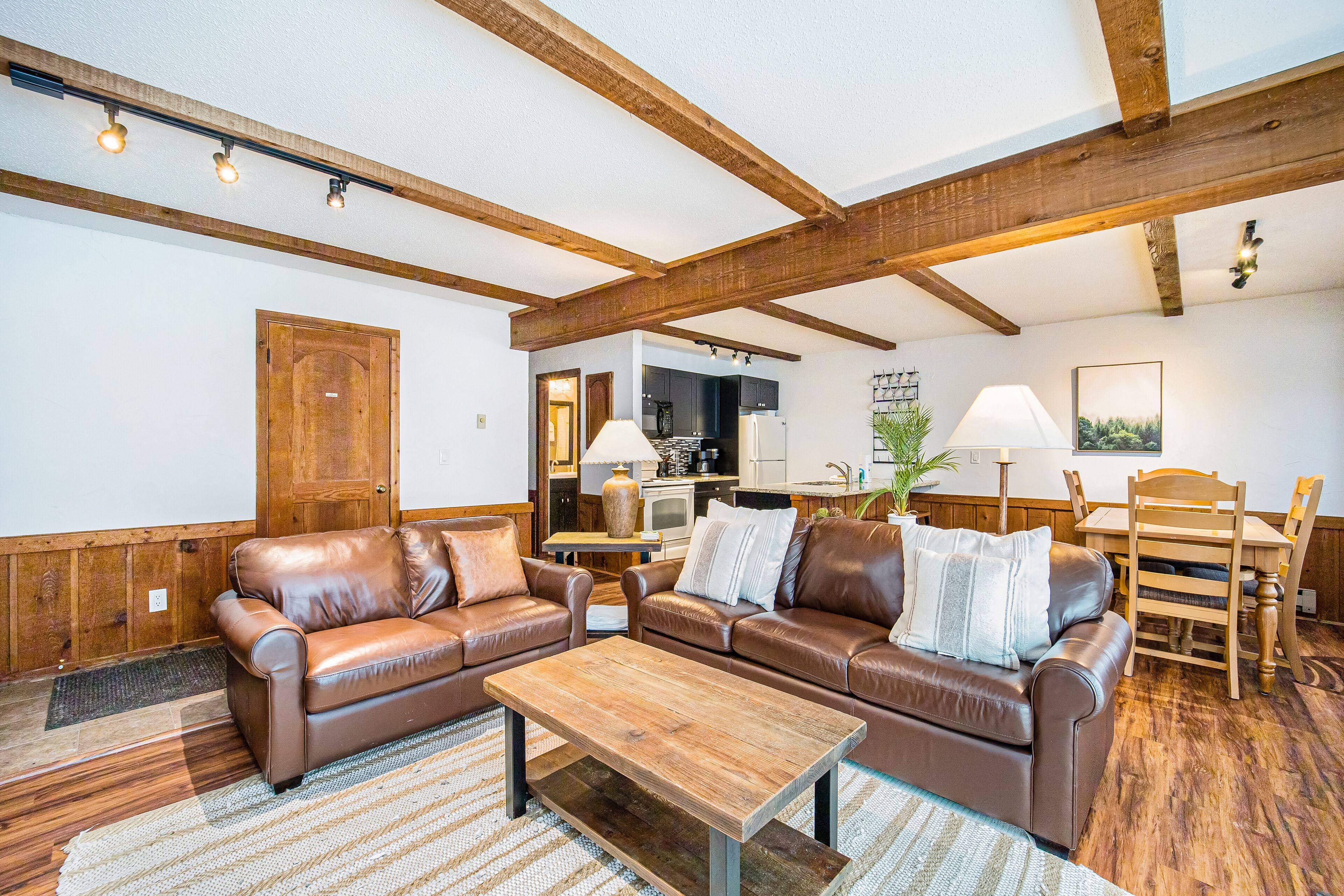 Ski chalet-inspired getaway with free WiFi, gas fireplace, & golf course view
