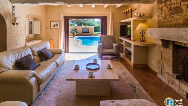 Unclassified image, 1 of 27, button - Villa Violeta spacious townhouse with private swimming pool. (Castell-Platja d'Aro)
