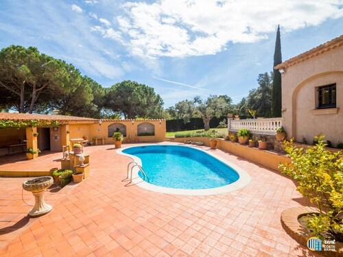 Villa Violeta spacious townhouse with private swimming pool.
