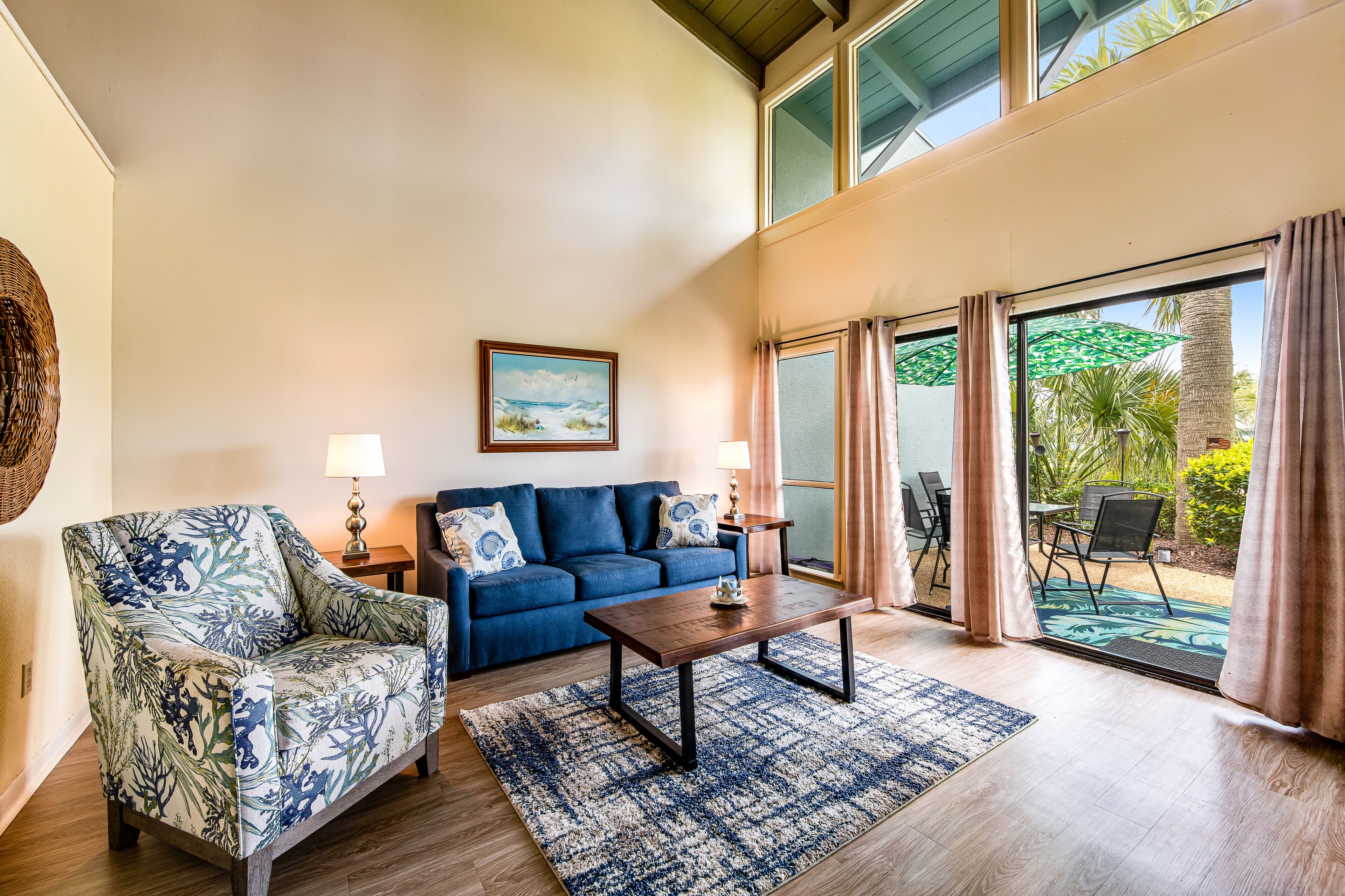 Convenient condo with WiFi, W/D, shared pool, tennis, & bocce, and more