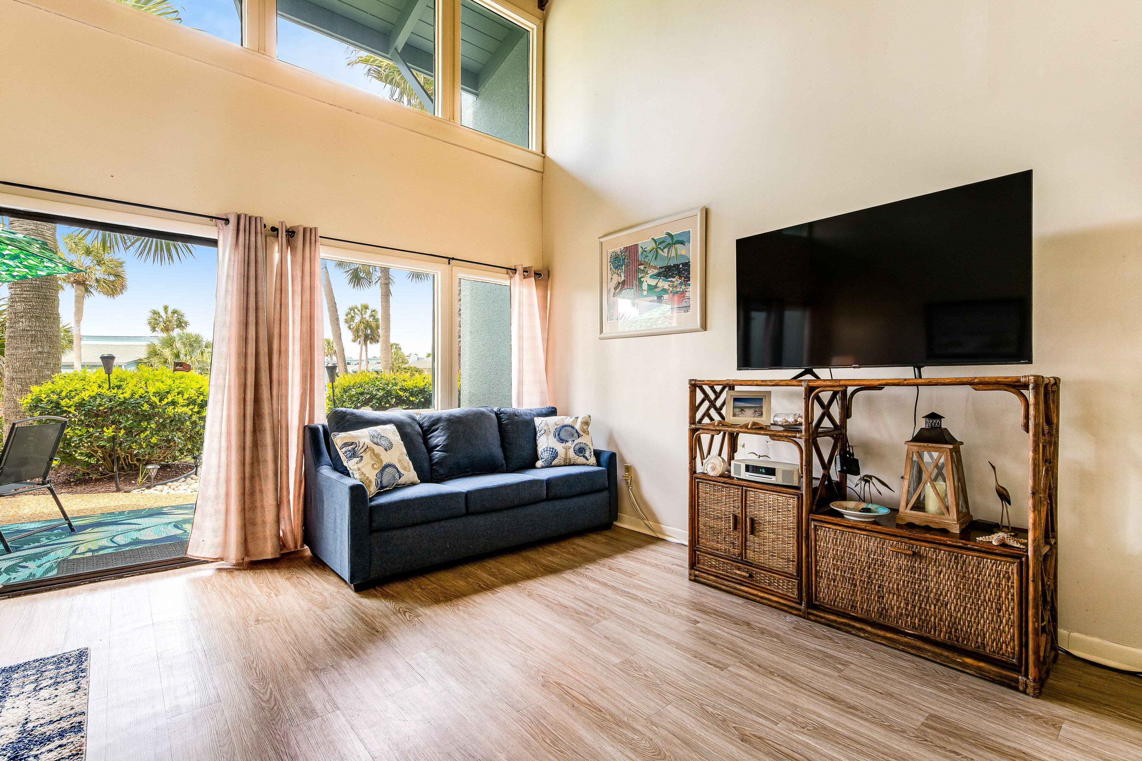 Convenient condo with WiFi, W/D, shared pool, tennis, & bocce, and more