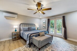 4 dormitoris, planxa i posts de planxar, Internet i roba de llit 