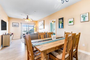 Interior - Villas At Bay Crossing homey condo with pool, beach gear, WiFi, and private W/D (Lewes)
