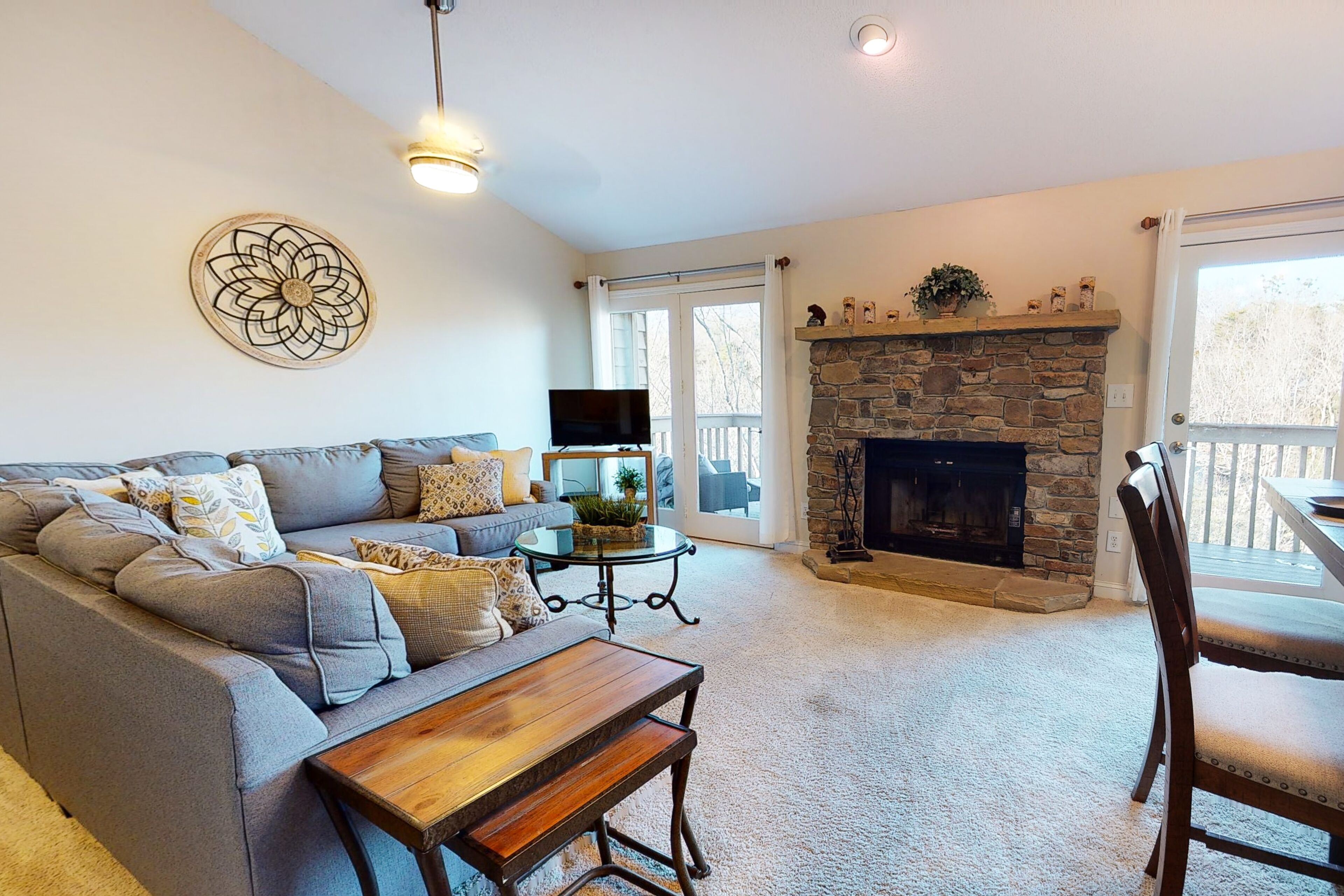 Tranquil home near the lake with two furnished decks, fast WiFi, and fireplace