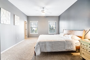 3 bedrooms, free internet, bed sheets
