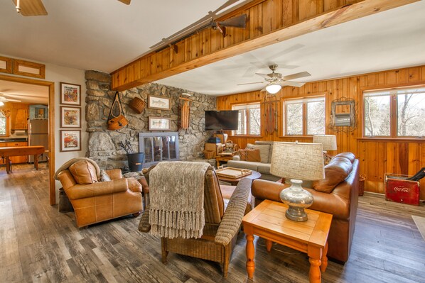 Télévision, chaîne hi-fi