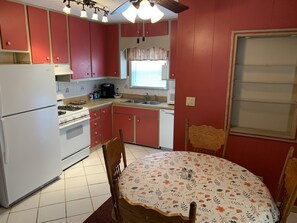 Kitchen / Dining Area