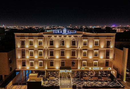 Facciata della struttura. Tura Hotel AlNuzha