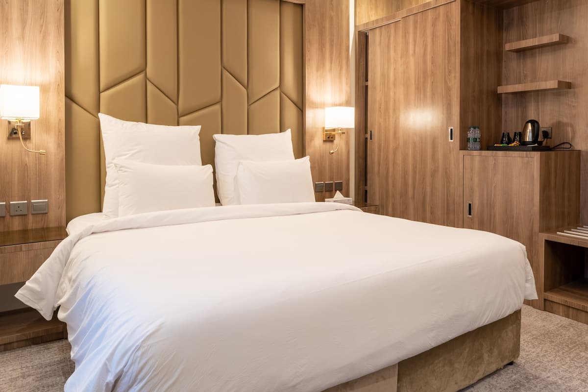 Deluxe Room, 1 King Bed | 1 bedroom, Egyptian cotton sheets, premium bedding, free WiFi