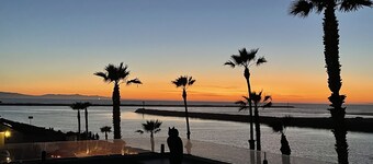 Beachfront -escape to California’s best kept secret Silverstrand Beach. 