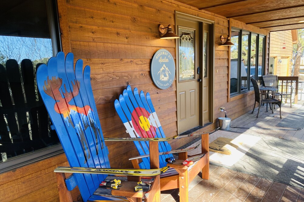 NEW HOT TUB, Game Room, PICKLEBALL COURT, Fireplaces-Minutes To RMNP, Down Town
