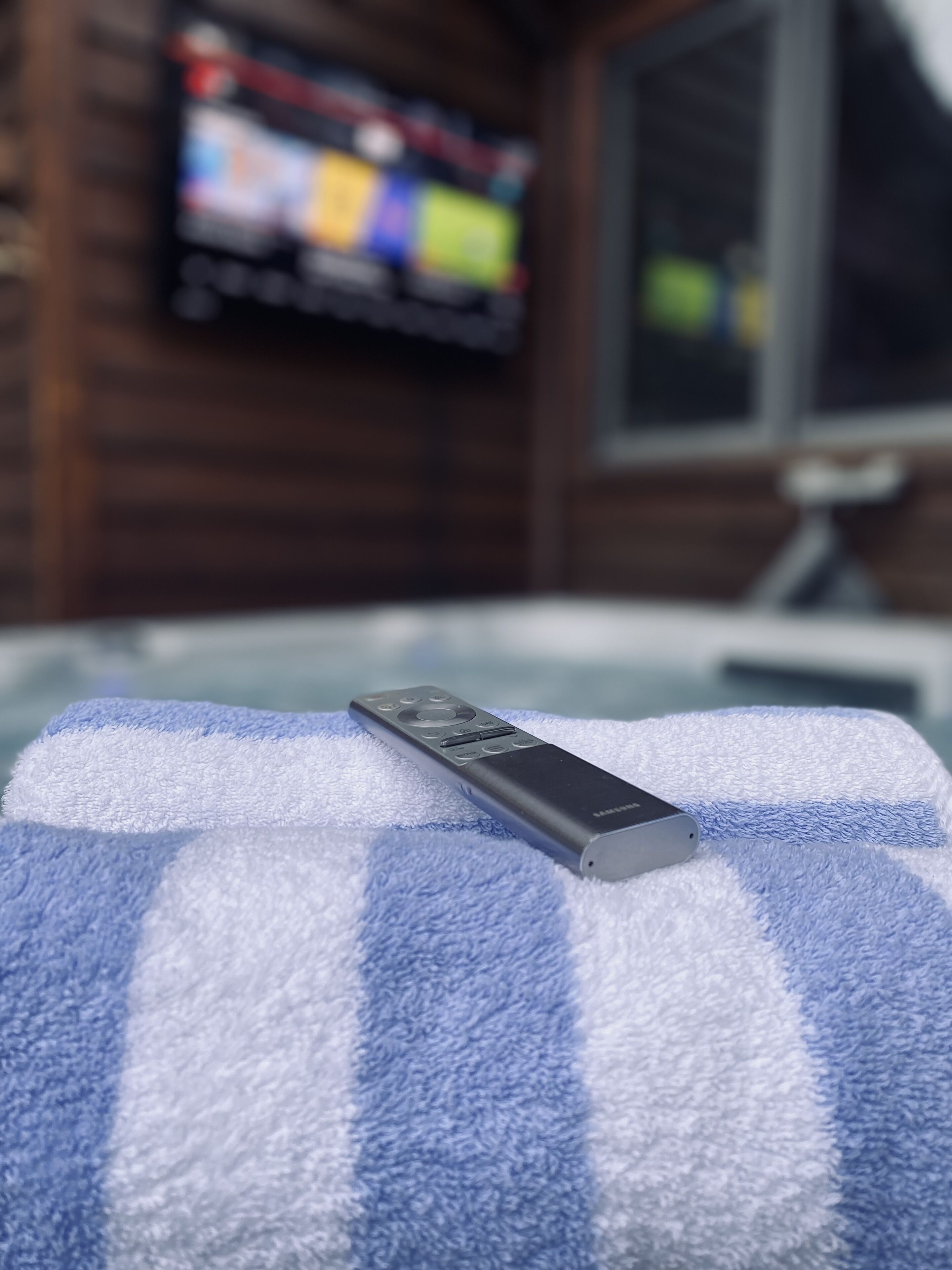 NEW HOT TUB, Game Room, PICKLEBALL COURT, Fireplaces-Minutes To RMNP, Down Town