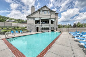 Indoor pool, a heated pool - Ski-in/out condo with fireplace, pool, hot tub, sauna & washer/dryer (Ludlow)