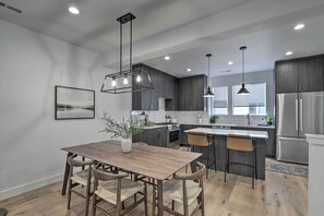 Fridge, microwave, stovetop, dishwasher - Chic & Sunny Provo Townhome w/ Rooftop Deck! (Provo)