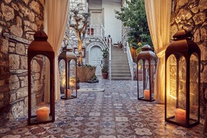 Exterior - Morisi Avlu (Cesme)