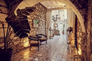 Reception - Morisi Avlu (Cesme)