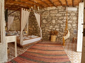 Standard Double Room | Premium bedding, individually decorated, free WiFi, bed sheets - Morisi Avlu (Cesme)